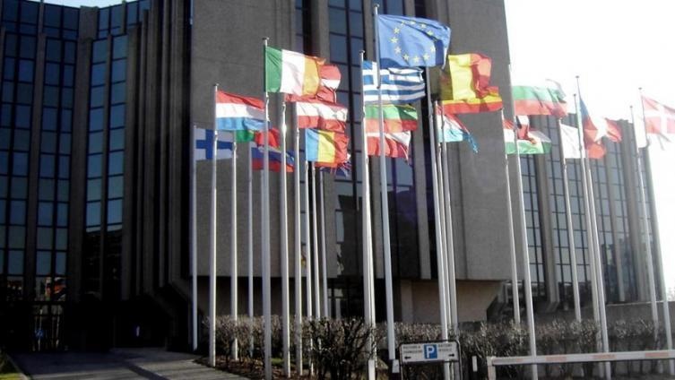 La UE desarrolla el uso de inteligencia artificial para admitir extranjeros